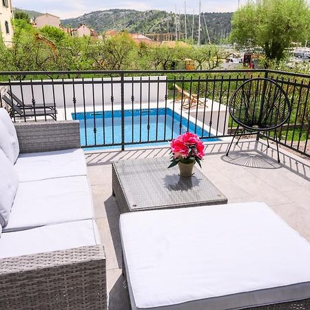 Mila And Jurija Formenti 2 Apartments In Heart Of Nautic Marina, With Heated Swimming Pool, Bikes, Sup, Kajak 스크라딘 외부 사진