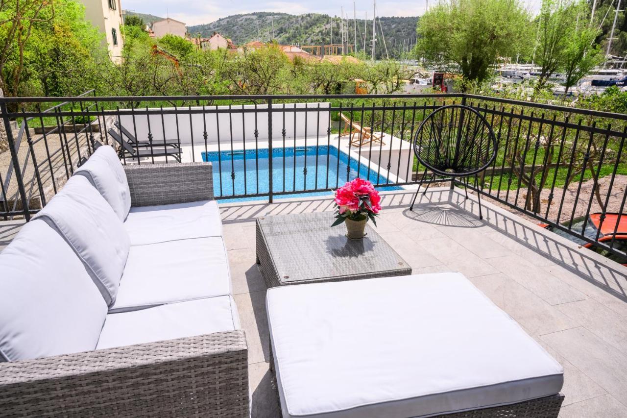 Mila And Jurija Formenti 2 Apartments In Heart Of Nautic Marina, With Heated Swimming Pool, Bikes, Sup, Kajak 스크라딘 외부 사진