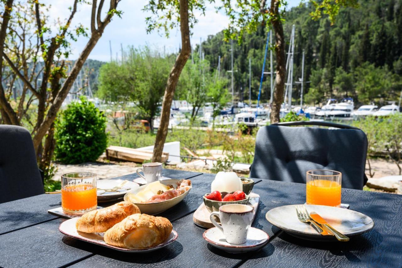 Mila And Jurija Formenti 2 Apartments In Heart Of Nautic Marina, With Heated Swimming Pool, Bikes, Sup, Kajak 스크라딘 외부 사진