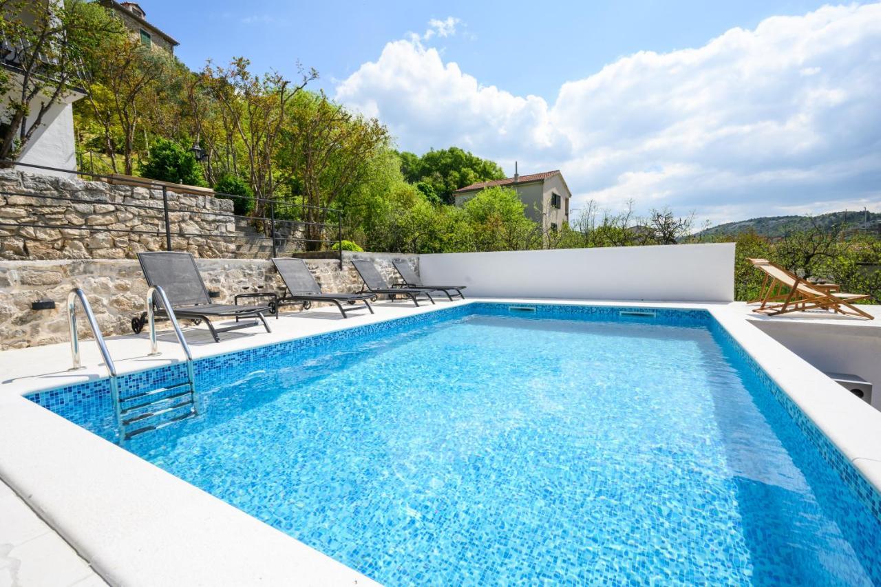Mila And Jurija Formenti 2 Apartments In Heart Of Nautic Marina, With Heated Swimming Pool, Bikes, Sup, Kajak 스크라딘 외부 사진