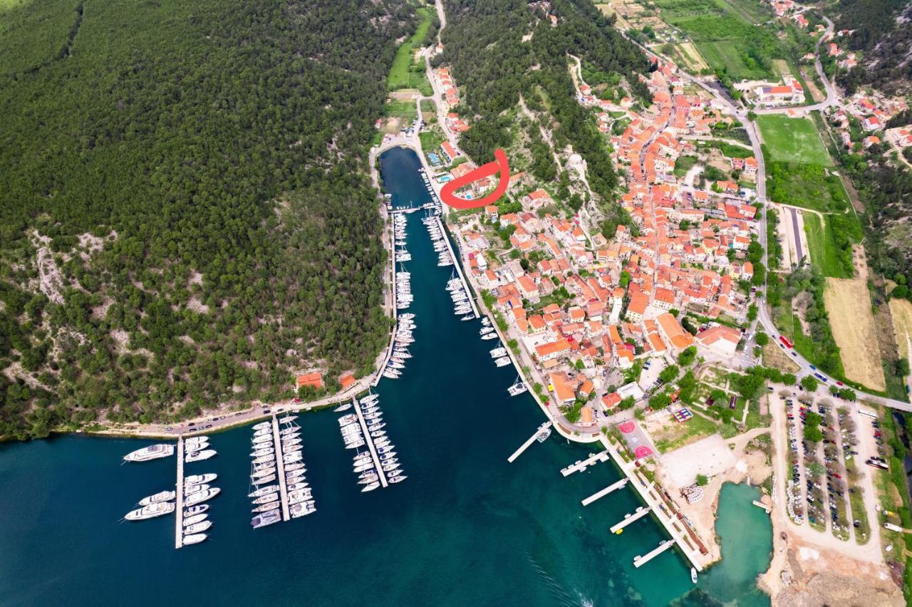 Mila And Jurija Formenti 2 Apartments In Heart Of Nautic Marina, With Heated Swimming Pool, Bikes, Sup, Kajak 스크라딘 외부 사진