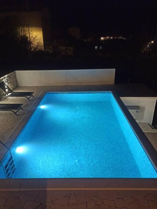 Mila And Jurija Formenti 2 Apartments In Heart Of Nautic Marina, With Heated Swimming Pool, Bikes, Sup, Kajak 스크라딘 외부 사진