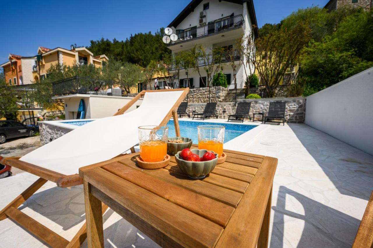 Mila And Jurija Formenti 2 Apartments In Heart Of Nautic Marina, With Heated Swimming Pool, Bikes, Sup, Kajak 스크라딘 외부 사진