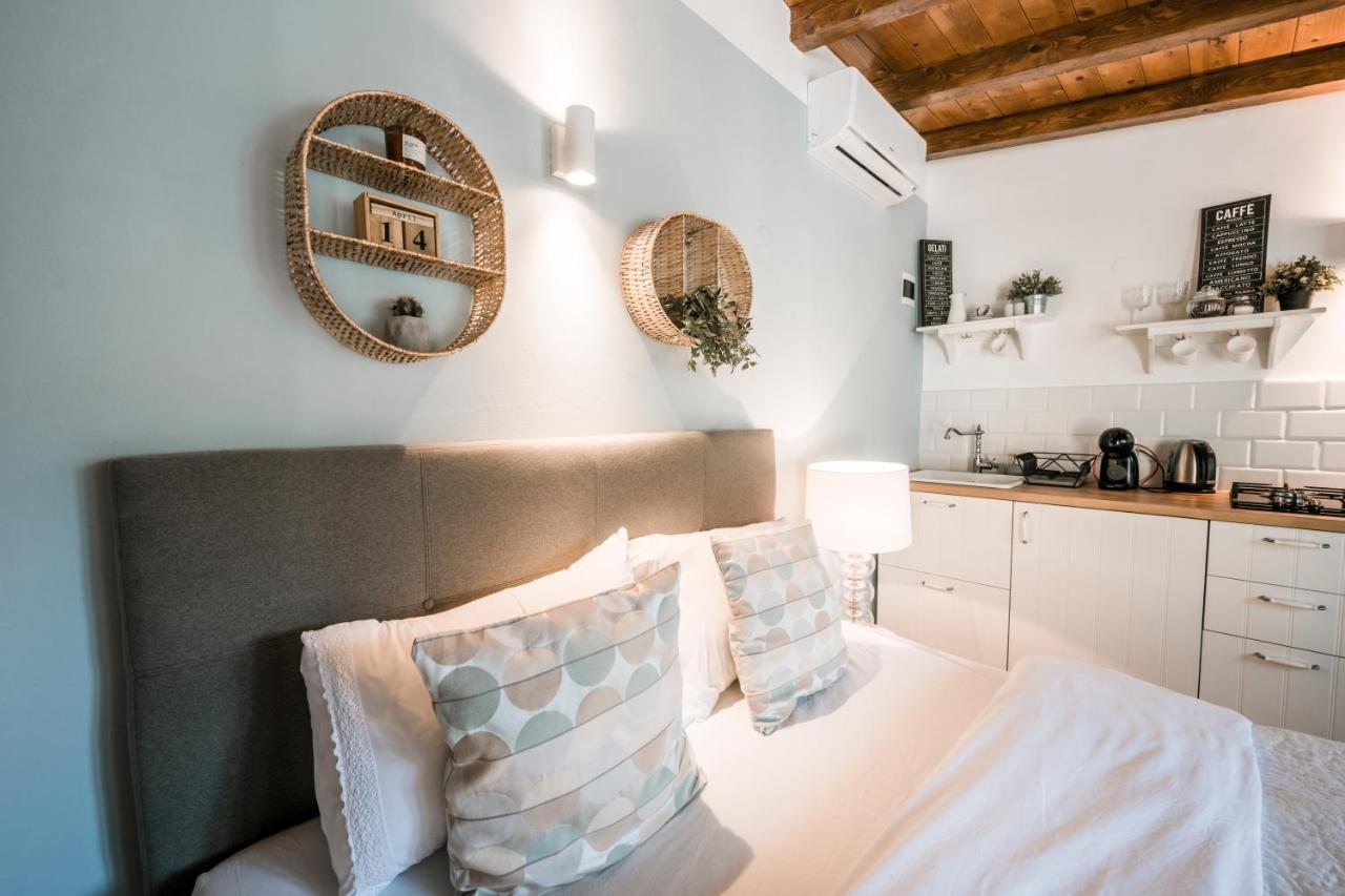 Mila And Jurija Formenti 2 Apartments In Heart Of Nautic Marina, With Heated Swimming Pool, Bikes, Sup, Kajak 스크라딘 외부 사진